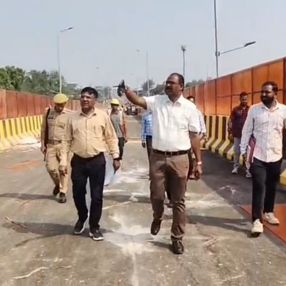 सुहाग नगर-सुभाष चौक फ्लाईओवर नवंबर तक खुलेगा:72.69 करोड़ की लागत, क्रैश बैरियर लगाने का काम जारी
