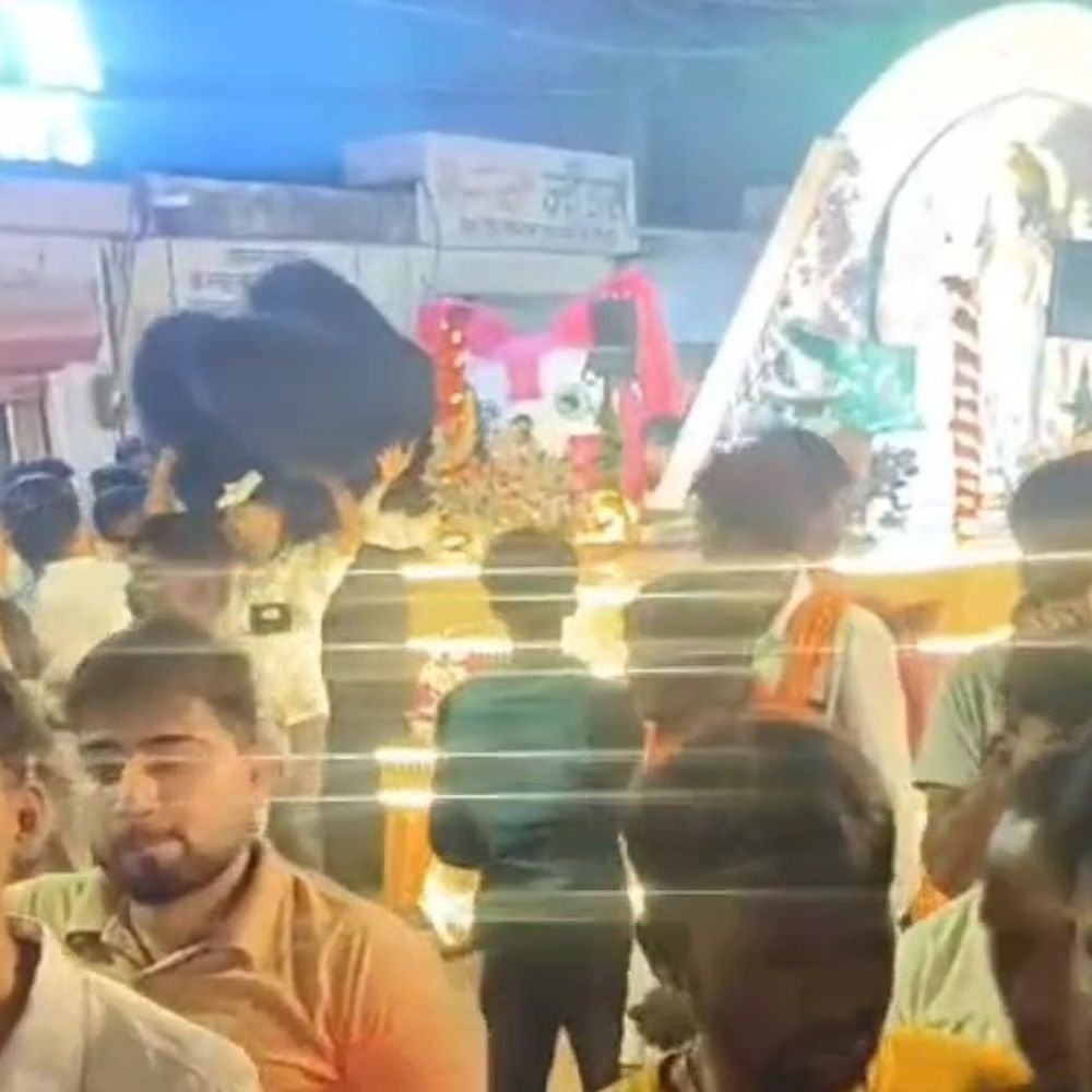 कन्नौज के SBS ग्राउंड से निकली रामबारात, सड़कों पर भीड़:झांकियों के दर्शन को उमड़े लोग, डीजे-बैंड की धुन पर झूमे श्रद्धालु