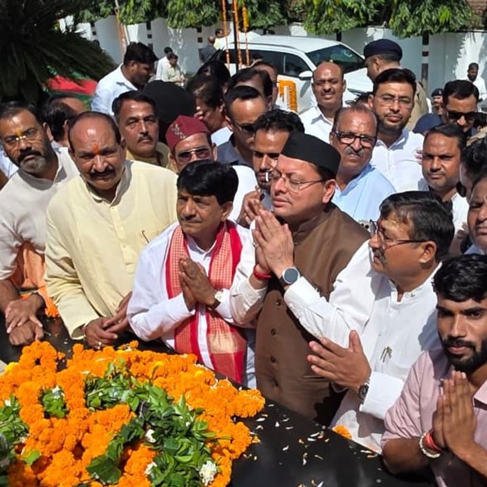 मुजफ्फरनगर पहुंचे उत्तराखंड के सीएम धामी:रामपुर तिराहा कांड की 32वीं बरसी पर शहीदों को दी श्रद्धांजलि, बोले- उत्तराखंड लंबे संघर्ष और बलिदान से बना