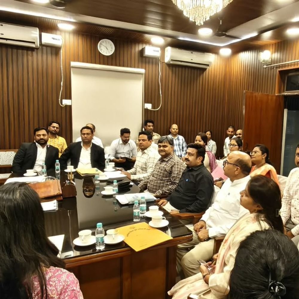 हापुड़ में 1 नवंबर को मेगा विधिक सेवा शिविर लगेगा:जिला विधिक सेवा प्राधिकरण ने अधिकारियों को दिए निर्देश, गांव-शहरों में लगेंगे पूर्व शिविर