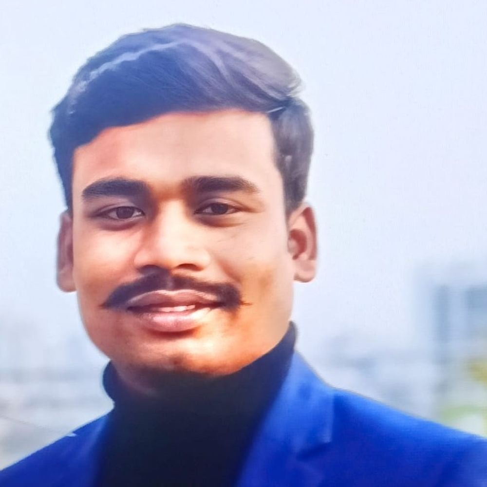 युवक का कमरे में फंदे से लटका मिला शव:पीलीभीत में साड़ी से लगाया था फंदा, फॉरेंसिक टीम ने जुटाए साक्ष्य