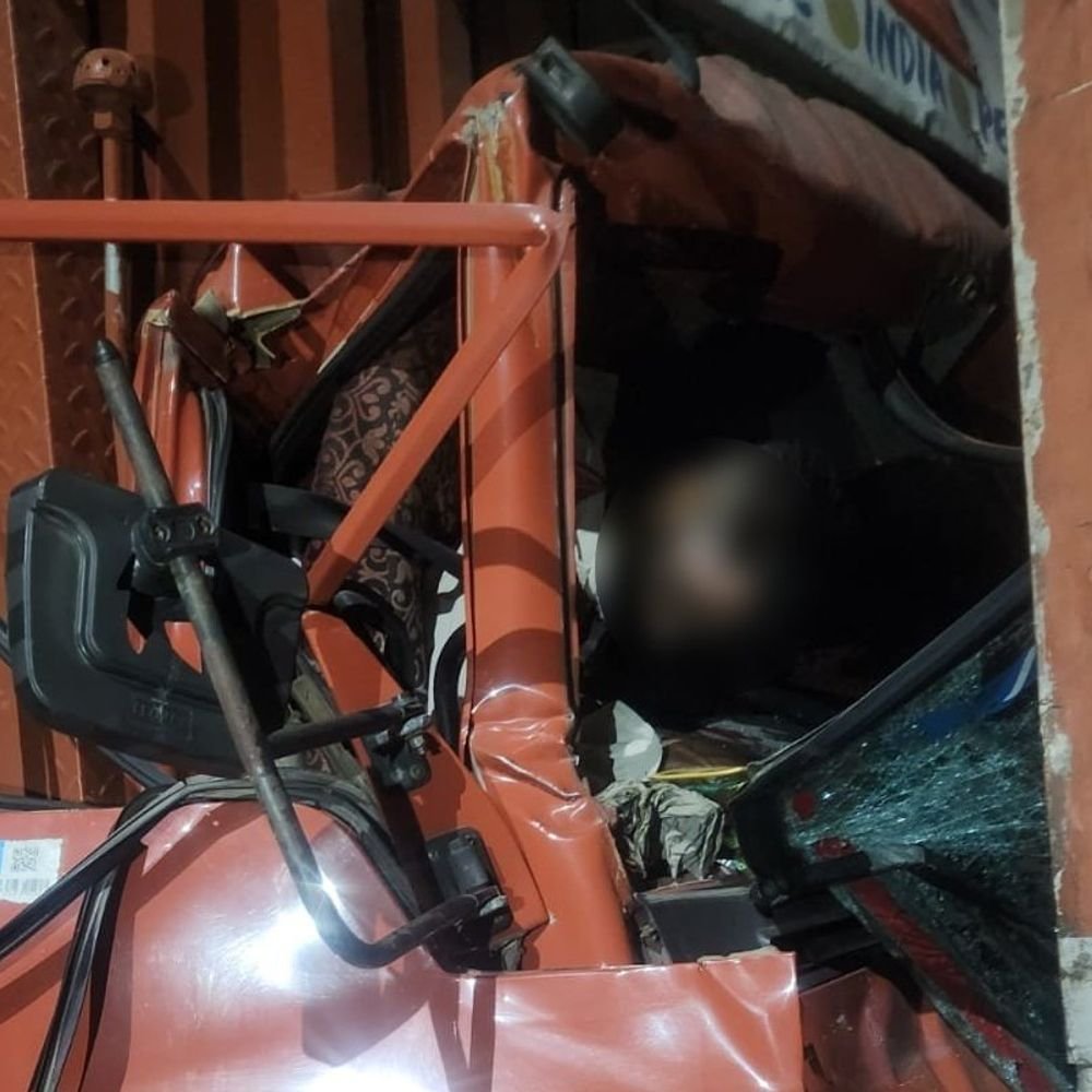 पलवल में कंटेनर से टक्कर में ट्रक ड्राइवर की मौत:नोएडा से झज्जर जा रहा, यूपी का रहने वाला, केजीपी एक्सप्रेस-वे पर हुआ हादसा