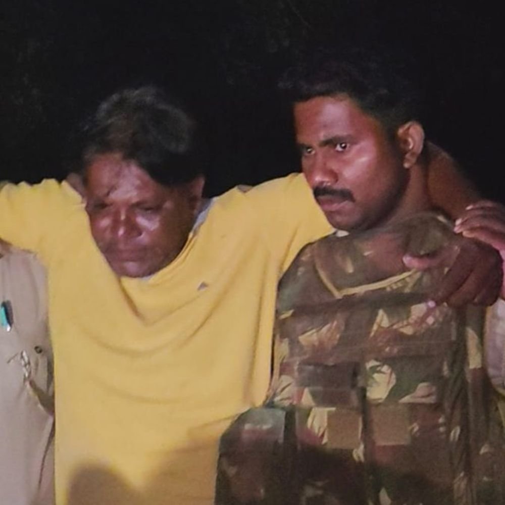 आजमगढ़ में पुलिस मुठभेड़, पैर में लगी गोली:गोकशी के आरोपी दो सगे भाई गिरफ्तार, 10 किलो प्रतिबंधित मांस बरामद