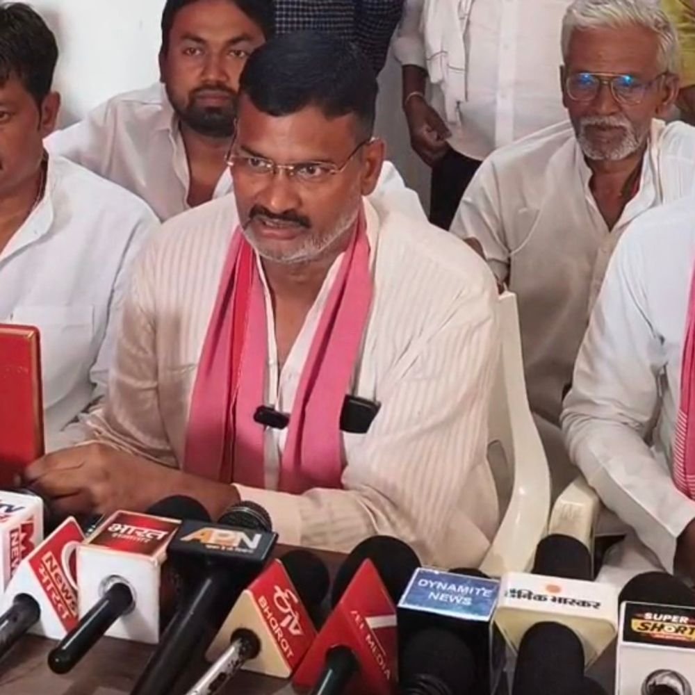 कौशाम्बी में SIR को लेकर सपा ने उठाए सवाल:जिलाध्यक्ष बोले- मतदाता सूची से नाम हटाकर अधिकारों का हो रहा हनन