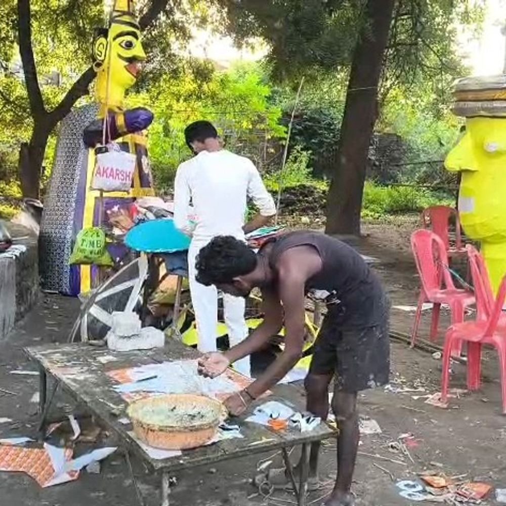 उन्नाव में 70 फीट ऊंचे रावण का दहन होगा:दशहरा महोत्सव पर ऋषि आश्रम में होगी भव्य आतिशबाजी, सुरक्षा के लिए दो दर्जन पुलिसकर्मी तैनात