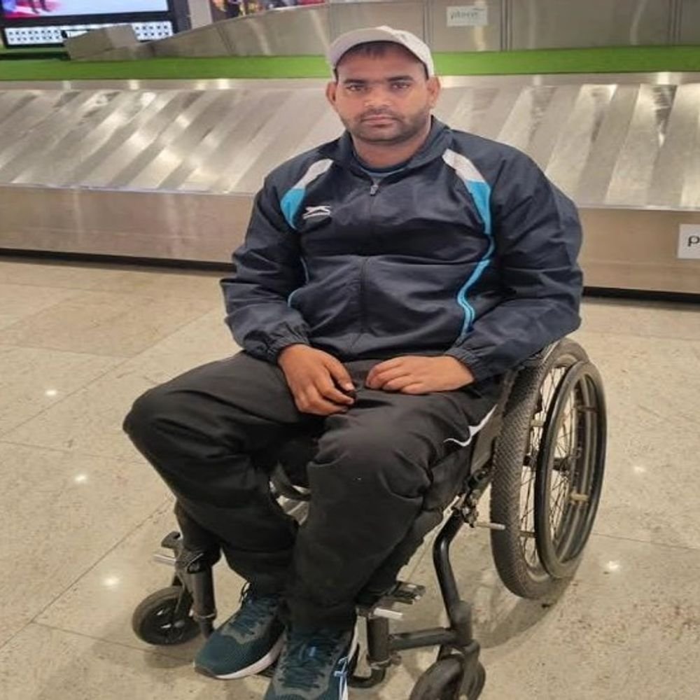 हादसे ने बदल दी जिंदगी,लेकिन नहीं टूटा हौसला:पैरा एशियन गेम्स में मथुरा के युवक ने लहराया परचम, सिल्वर मेडल जीतकर देश का नाम किया रोशन