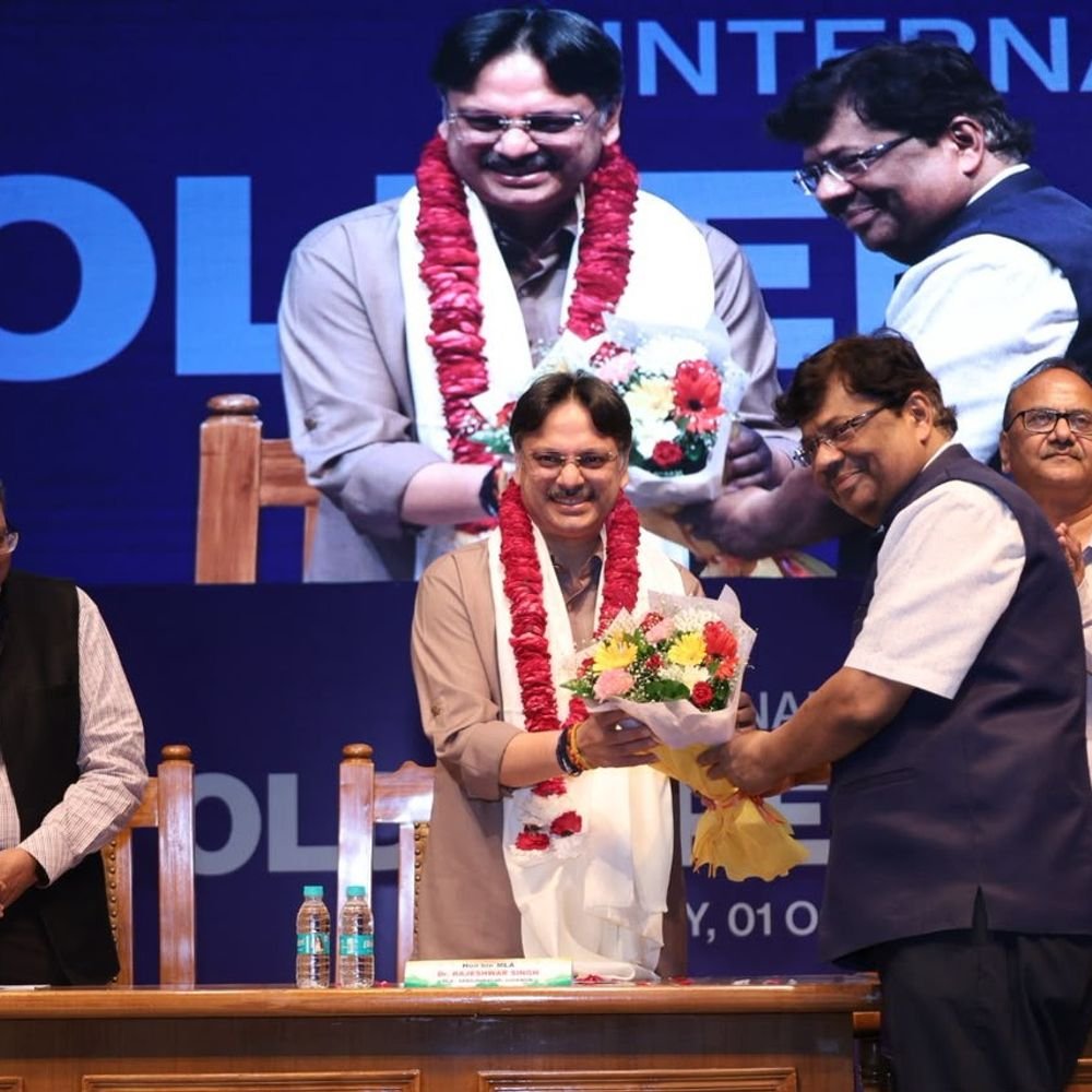 लखनऊ में वृद्धजन दिवस पर वरिष्ठ नागरिकों का सम्मान:8500 वरिष्ठों को अयोध्या दर्शन, अब खाटू श्याम के लिए चलेगा श्याम रथ