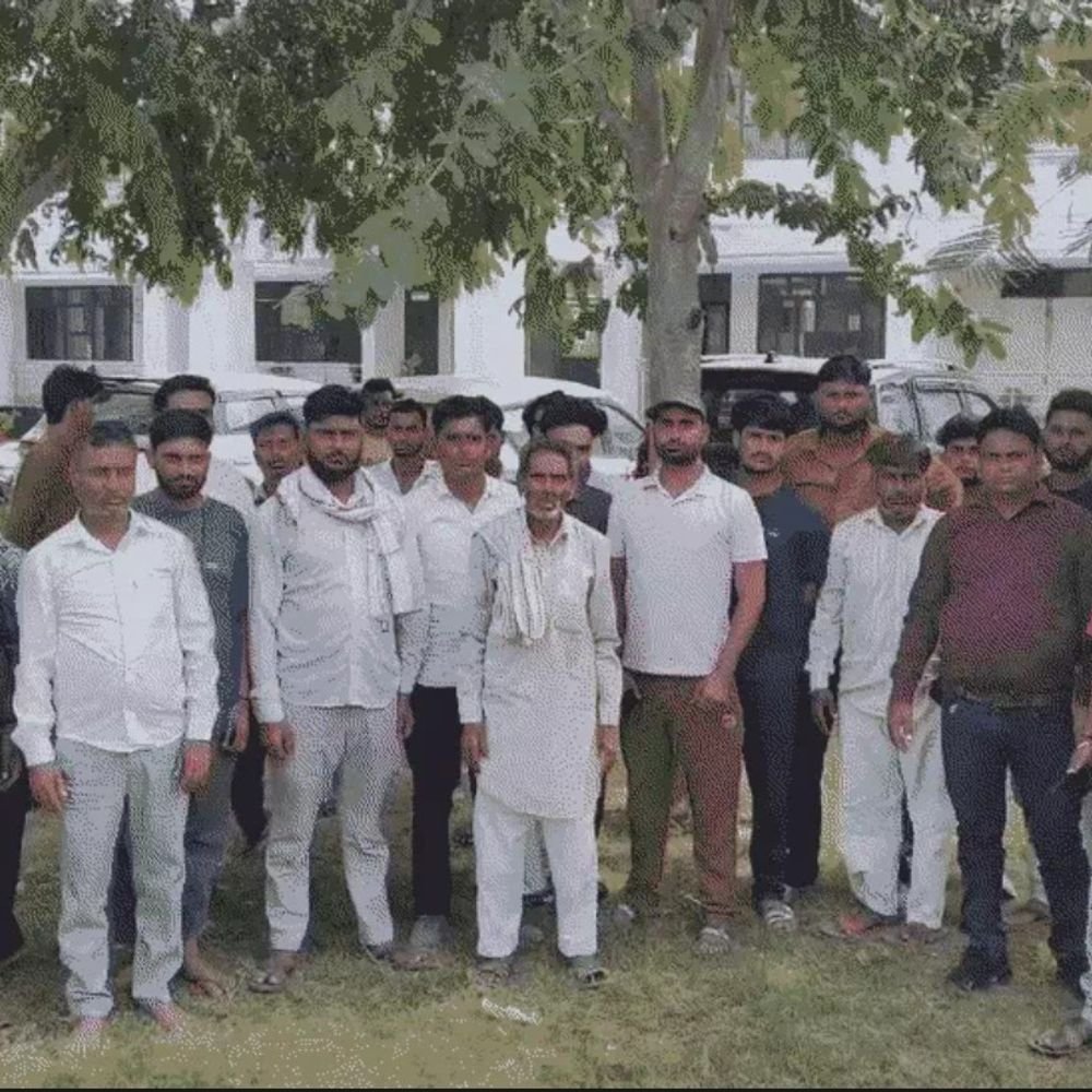 महिला की मौत के बाद निजी अस्पताल सील:हाथरस में प्रसव के बाद परिजनों ने लापरवाही का आरोप लगाया था