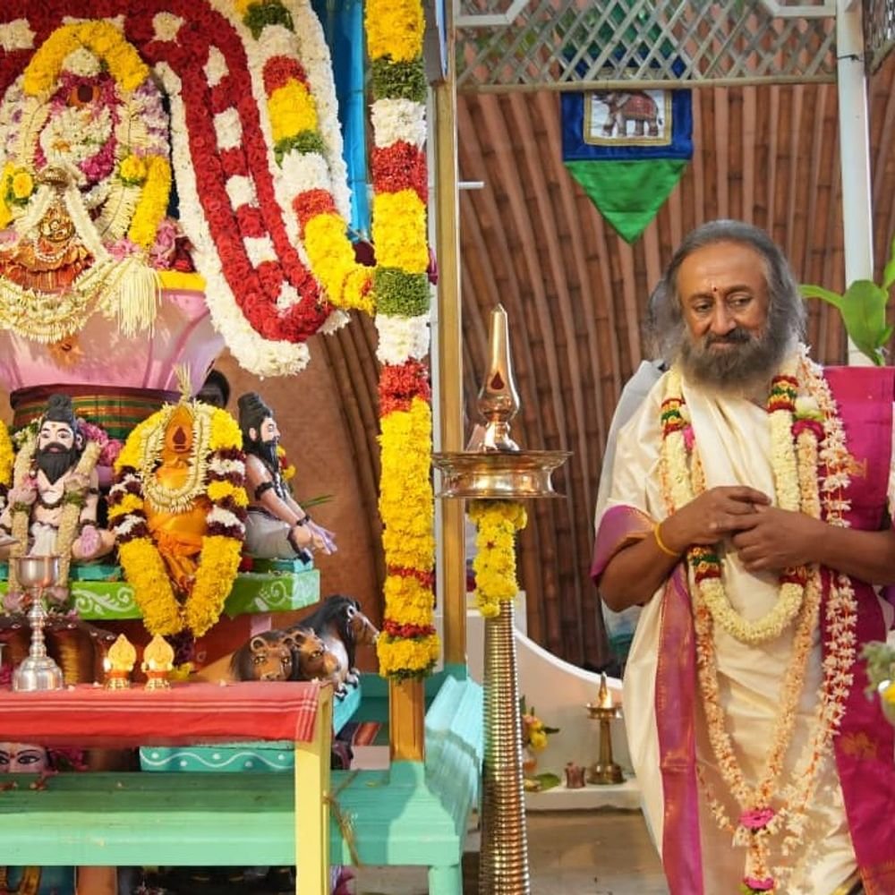 आर्ट ऑफ लिविंग में नवरात्रि महोत्सव:बरेली के साधकों ने साझा किए, मौन साधना ध्यान के अनुभव