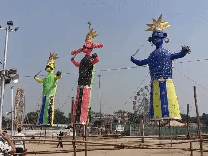 नोएडा में आज 80 फीट के रावण का दहन:रात 8 बजे सांसद दबाएंगे रिमोट का बटन, 75 फीट के कुंभकरण और 65 फीट का है मेघनाद का पुतला