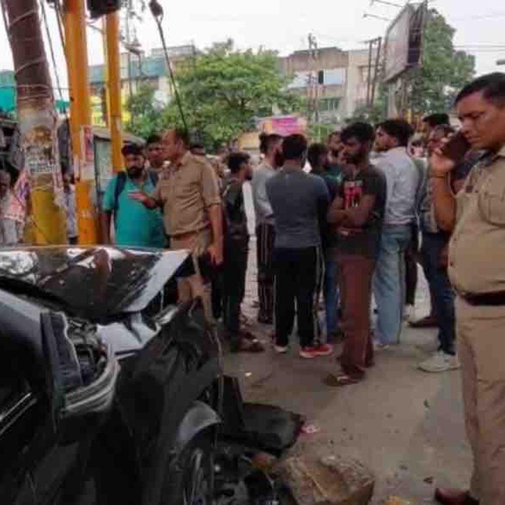 क्रेटा की टक्कर से दो छात्र घायल:हादसे के बाद चालक हिरासत में, पुलिस कर रही पूछताछ