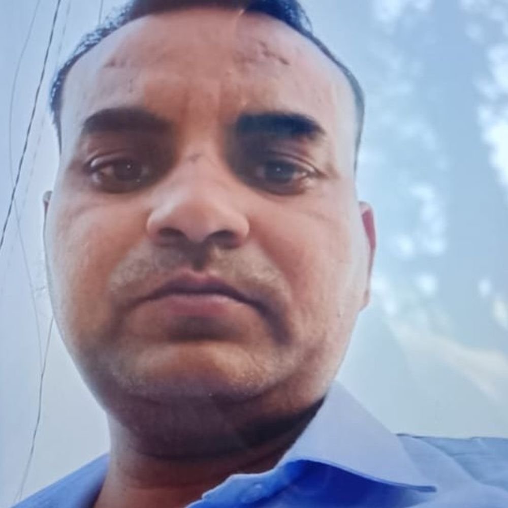 मोरंग लदी ट्रैक्टर-ट्रॉली ने बाइक सवार को कुचला, मौत:सचेंडी में भाग रहे चालक को ग्रामीणों ने पकड़ा, पीटकर पुलिस के हवाले किया