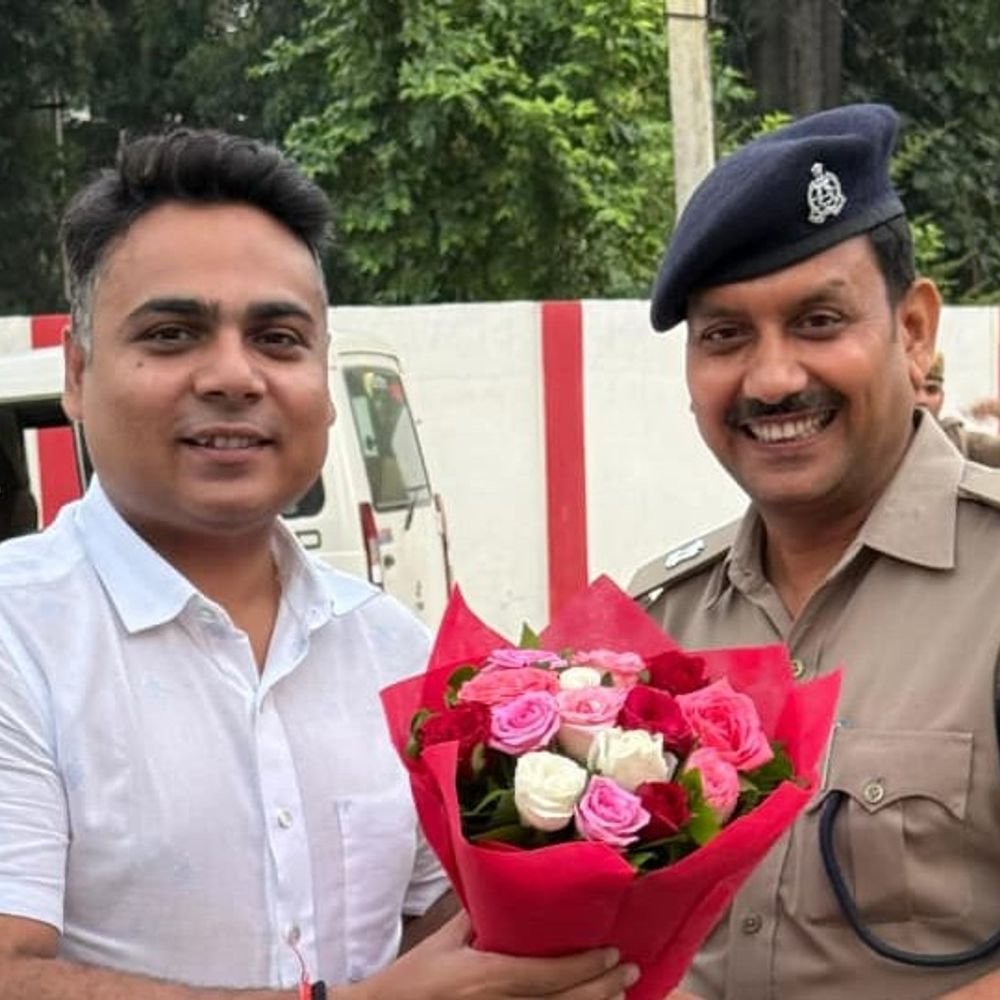 बलिया के नए एसपी डॉ. ईरज राजा ने पदभार संभाला:अधिकारियों संग बैठक कर कानून-व्यवस्था, अपराध और जनसुनवाई पर रुख किया साफ