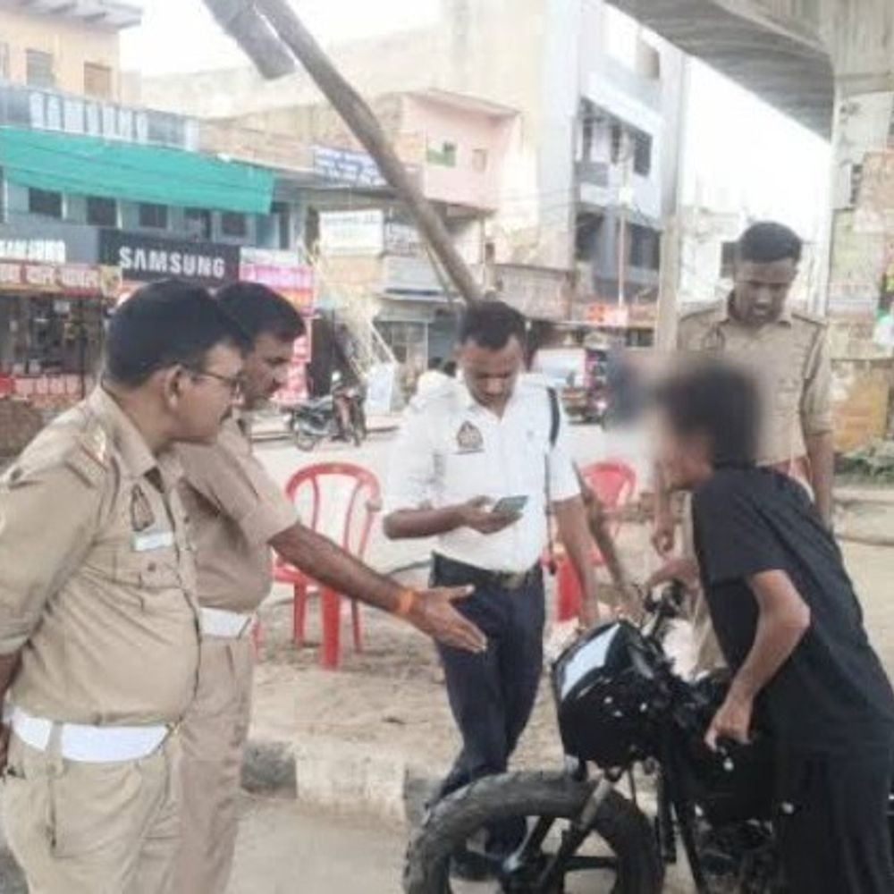 भदोही में 462 वाहनों का चालान:सबसे ज्यादा 280 बाइक सवारों पर कार्रवाई, 5.57 लाख रुपये का जुर्माना वसूला