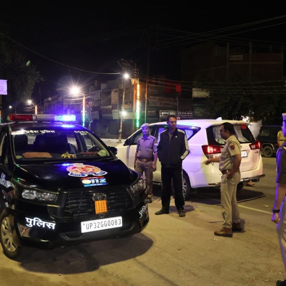एसएसपी ने रात डेढ़ बजे पुलिस व्यवस्था जांची:थानों, पीआरवी और यूपी-112 कंट्रोल रूम का औचक निरीक्षण किया