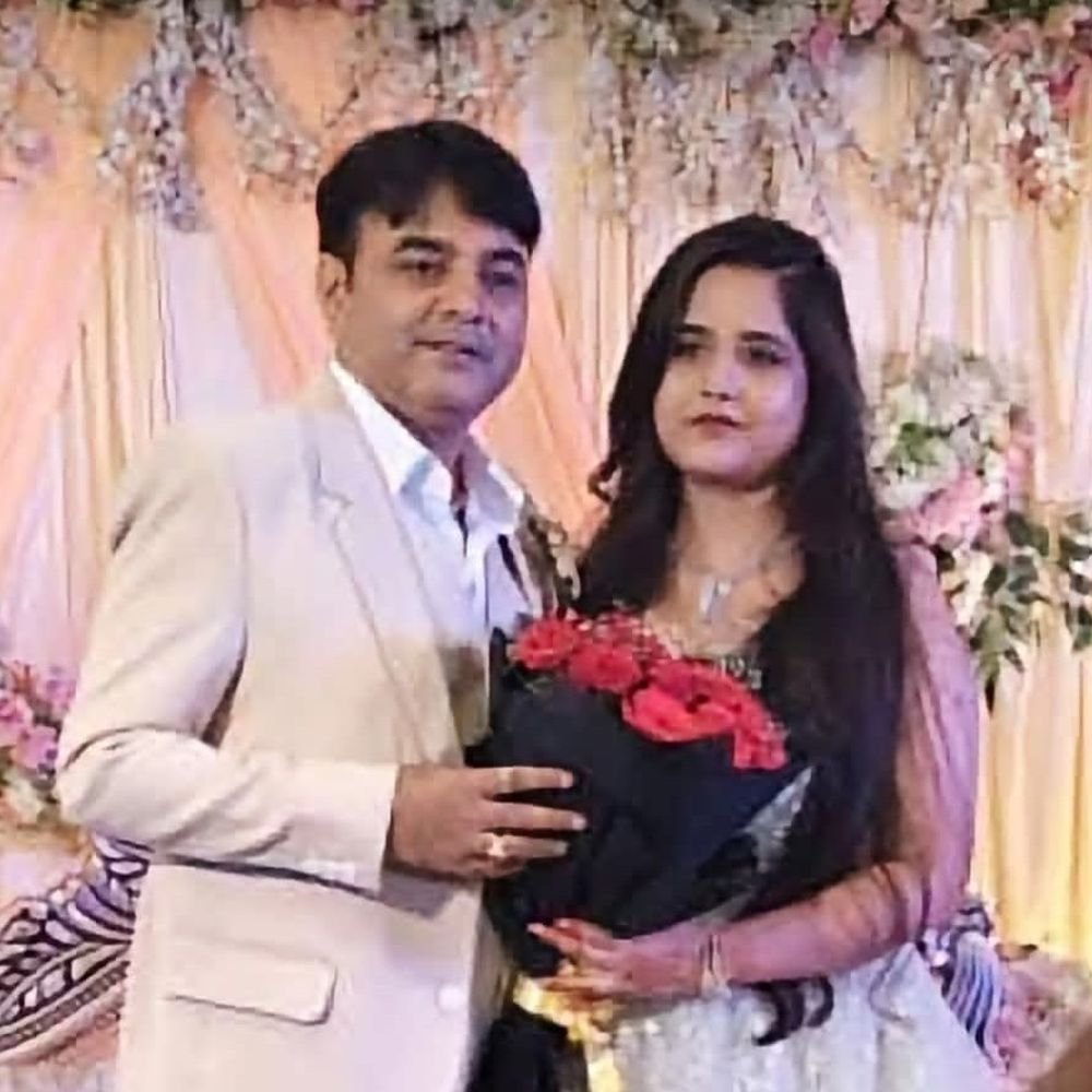 महोबा के दो PCS अधिकारियों ने की सगाई:30 नवंबर को खजुराहो में होगी शादी, मिल रही शुभकामनाएं