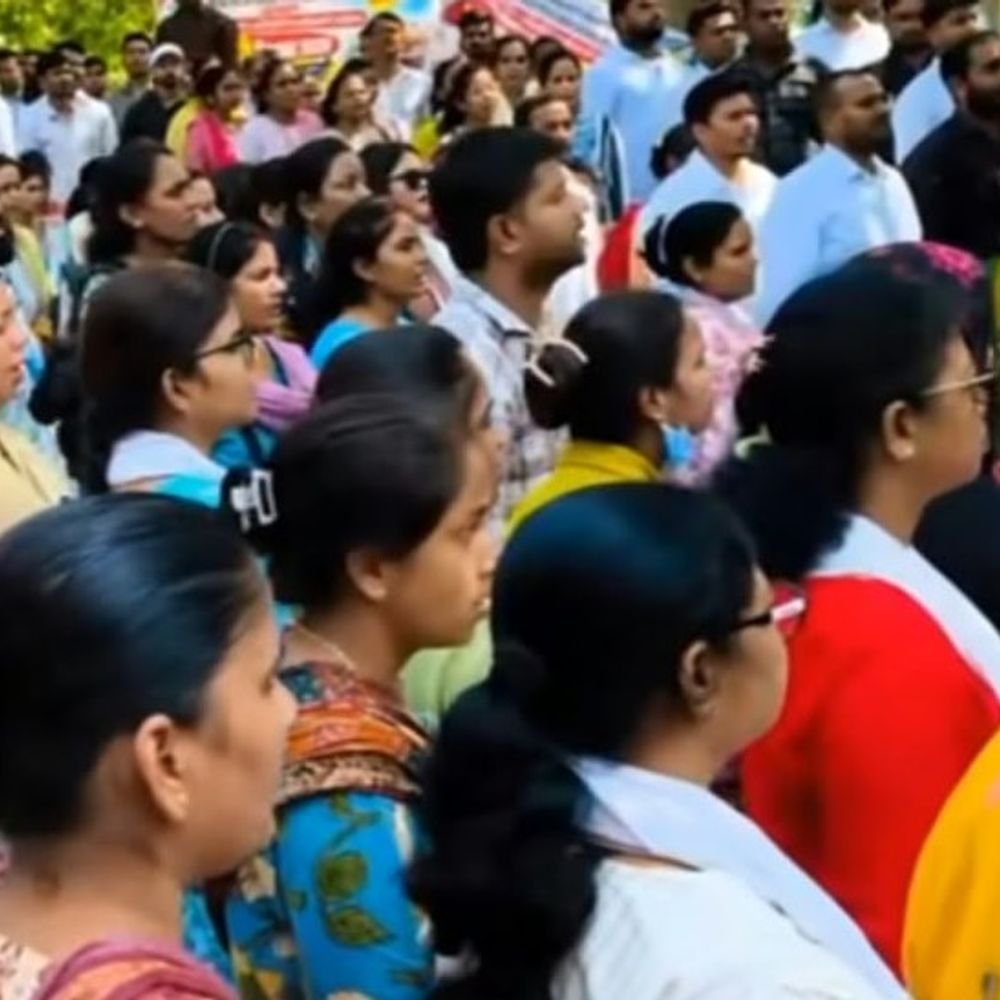 लखनऊ में CHO का धरना:सरकार से वार्ता विफल, धरना जारी रखने का फैसला