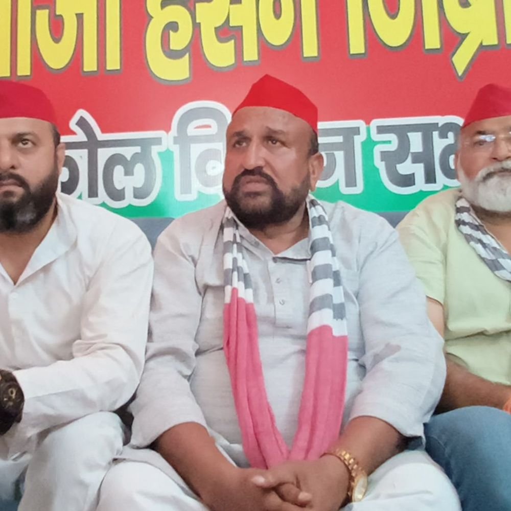 अलीगढ़ में सपा कार्यकर्ता घर-घर जाकर जांचेंगे मतदाता सूची:मुख्य चुनाव आयुक्त के इस्तीफे की मांग करेंगे ,मतदाता सूची में नाम हटाने का आरोप