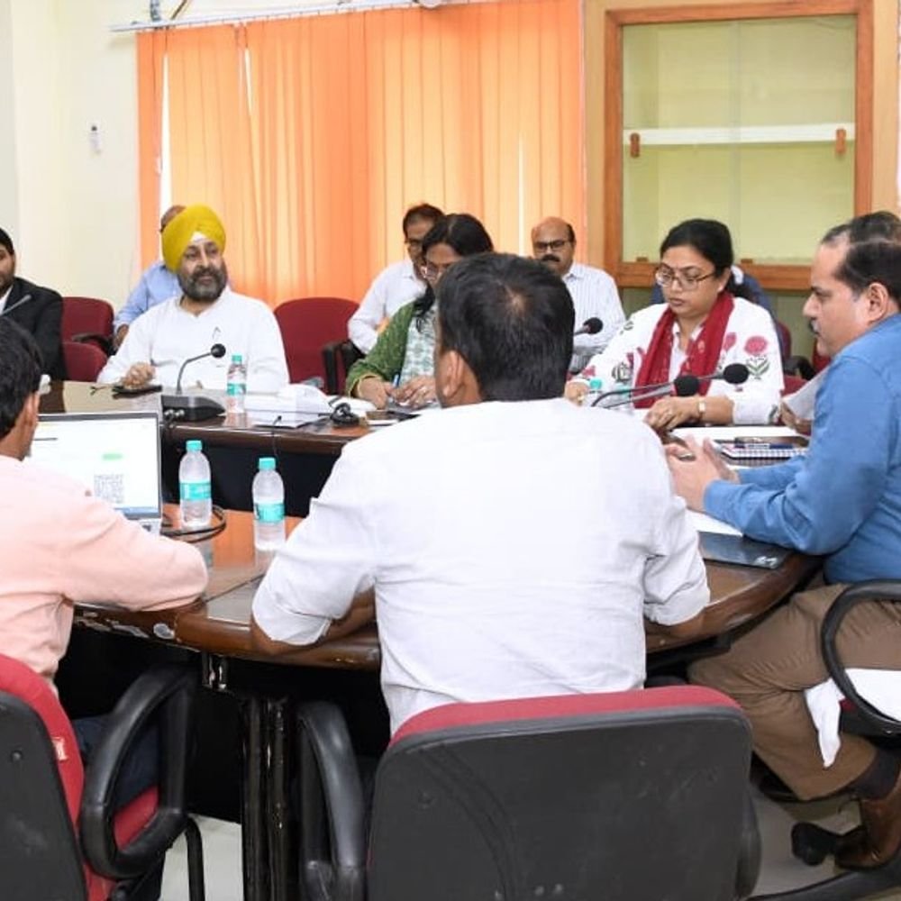 चुनाव आयोग ने शुरू की विधानसभा चुनाव की तैयारी:जिलों के अफसरों के साथ वीडियो कांफ्रेंसिंग में बोले रिणवा, सेक्टर आफिसर और सेक्टर पुलिस आफिसर की जल्द हो नियुक्ति