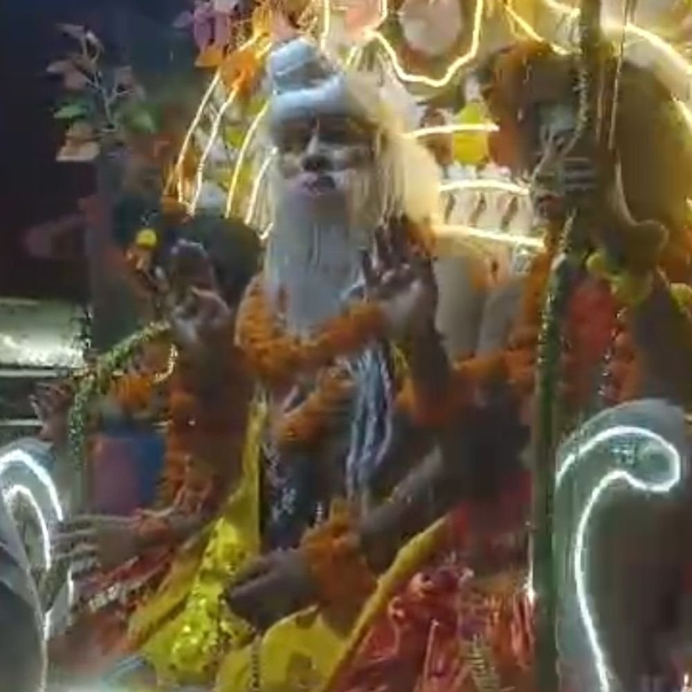 मुरादाबाद में महर्षि वाल्मीकि प्रकटोत्सव पर निकली भव्य शोभायात्रा:विधायक रितेश गुप्ता ने किया शुभारंभ, झांकियां बनीं आकर्षण का केंद्र