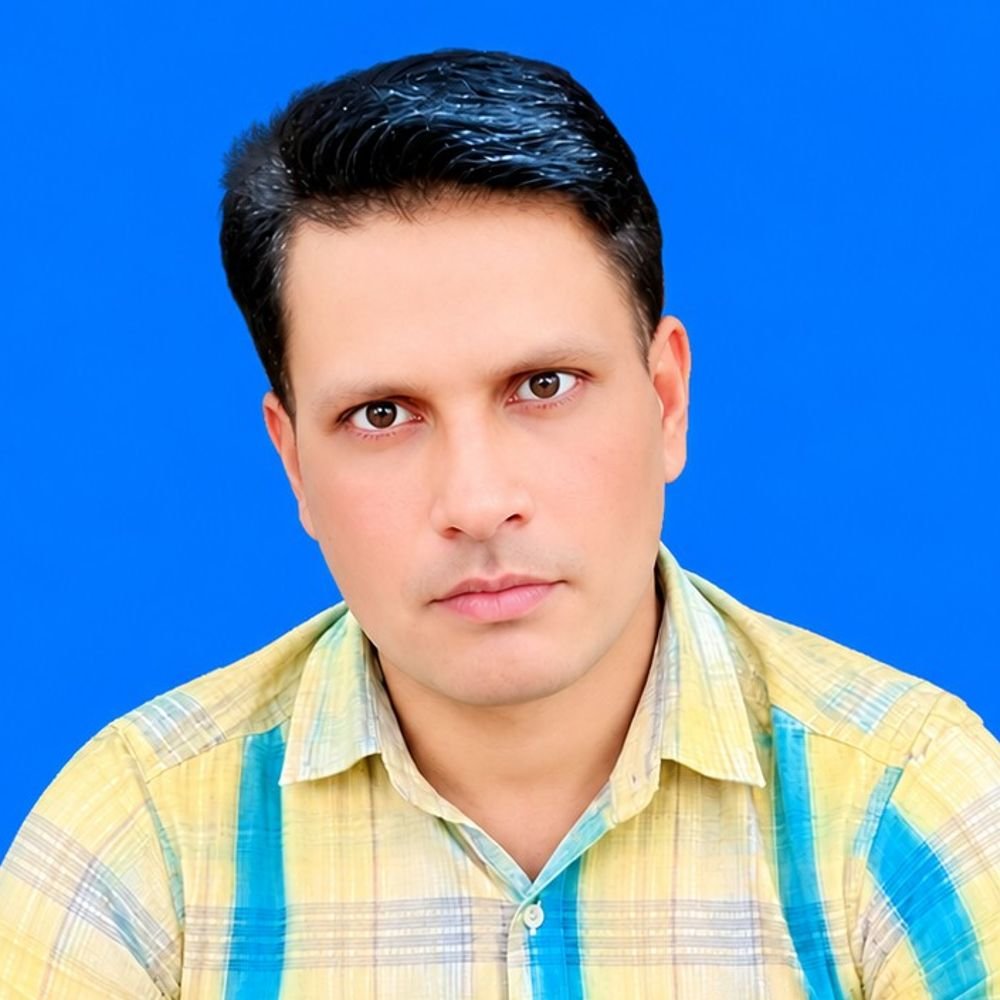 बरेली में ट्रैक्टर-ट्रॉली पलटने से चालक की मौत:पॉलिश से भरी ट्रॉली सामने से आए वाहन को बचाने में पलटी, शव को पोस्टमार्टम के लिए भेजा