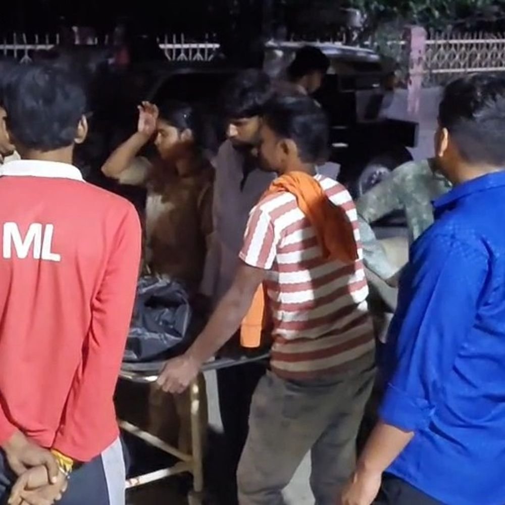 फर्रुखाबाद में महिला ने फंदा लगाकर दी जान:बच्चों के घर लौटने पर जानकारी हुई, 15 साल पहले हुई थी शादी