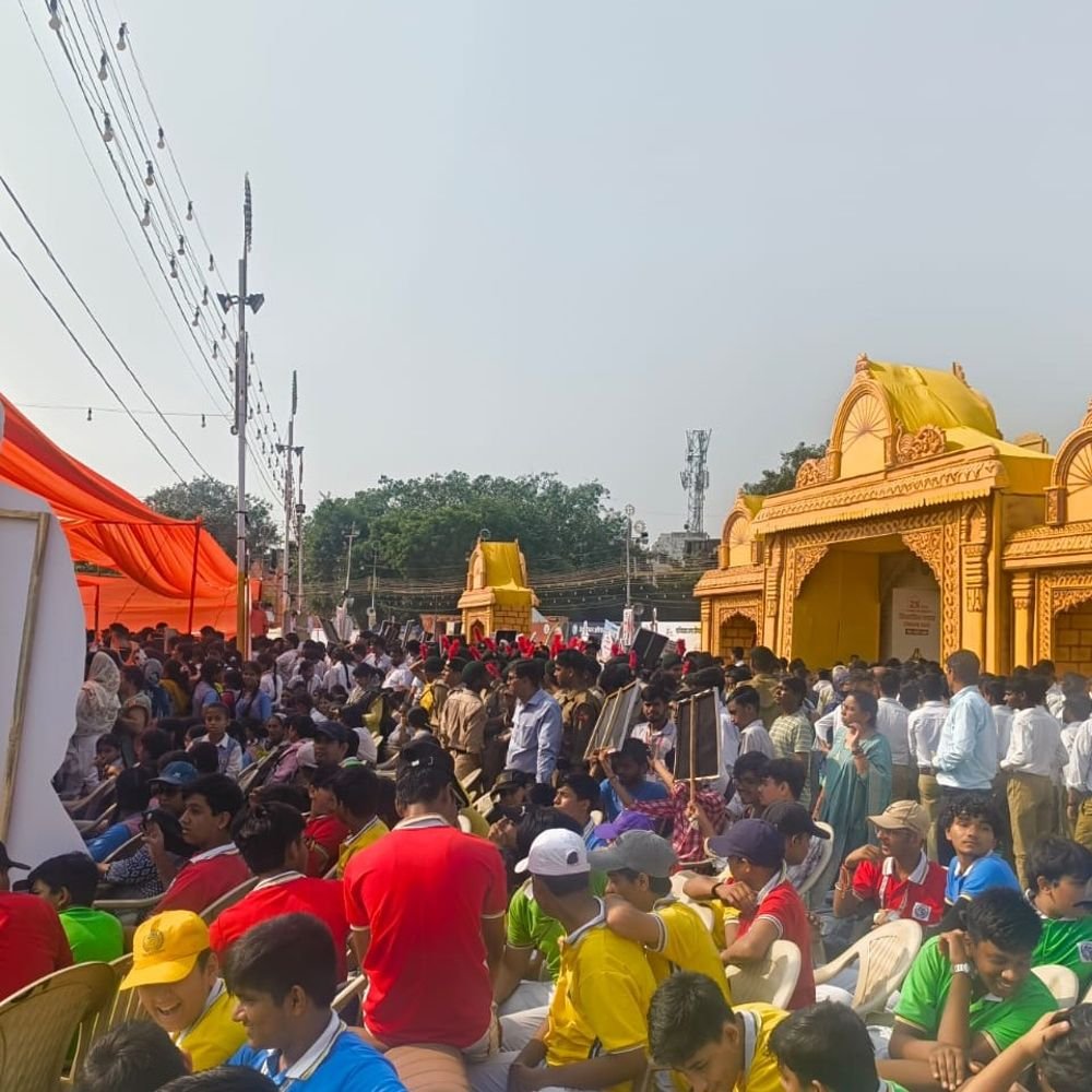 गाजियाबाद में राजनाथ सिंह का बैंड से स्वागत:रामलीला मैदान में गूंजा मोदी का संदेश, 10 तस्वीरों में देखिए सेवा संकल्प अभियान