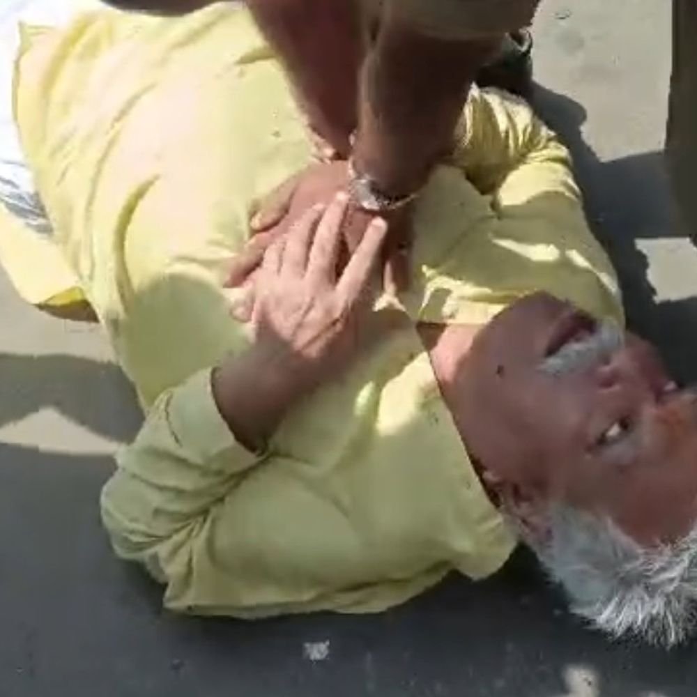 सब्जी लेने आए बुजुर्ग की अचानक बिगड़ी तबीयत:सिपाही ने CPR देकर बचाई जान, अस्पताल में इलाज जारी