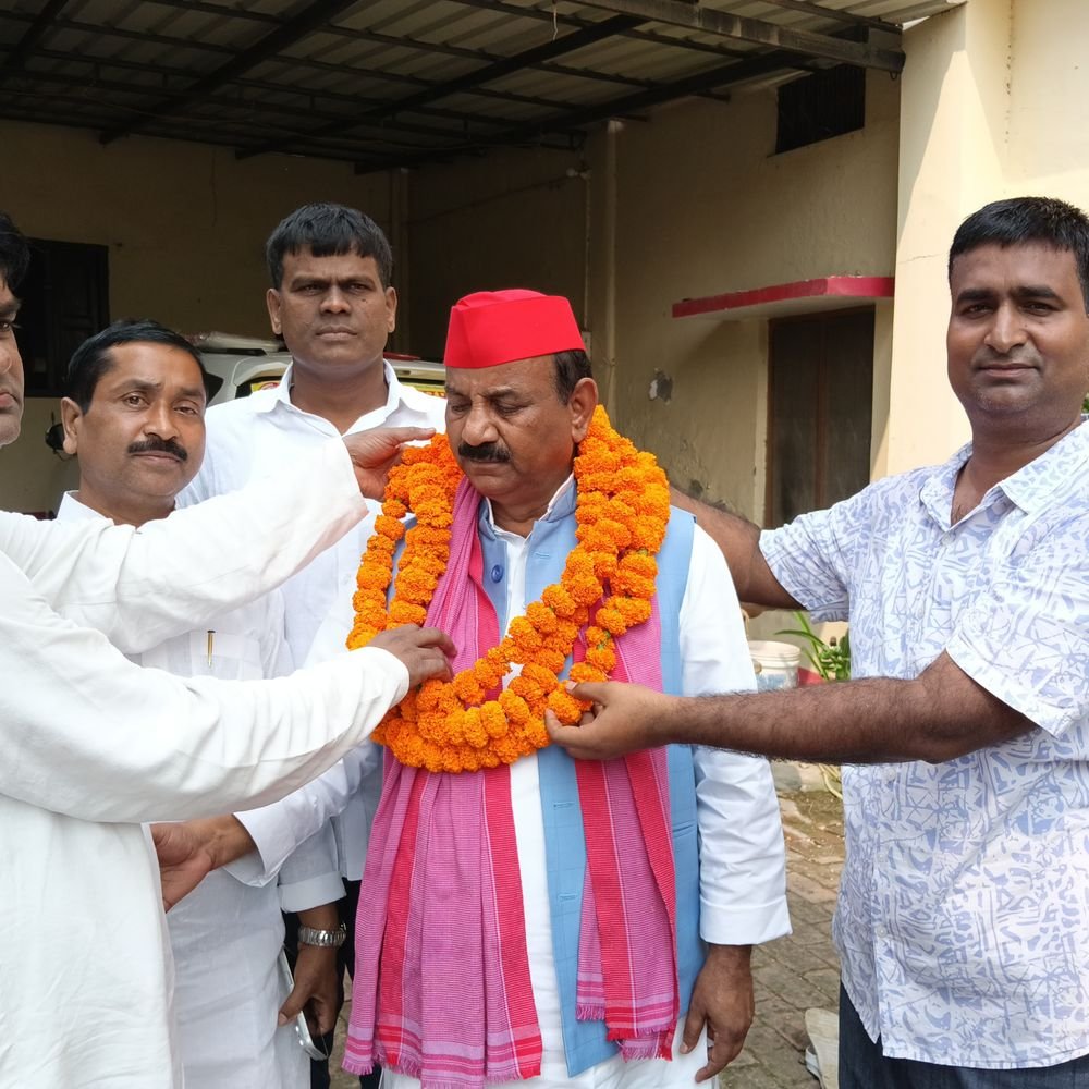 सपा प्रदेश अध्यक्ष श्यामलाल पाल देवरिया पहुंचे:कार्यकर्ताओं से मिले, बोले- भाजपा के पाप का घड़ा फूटेगा