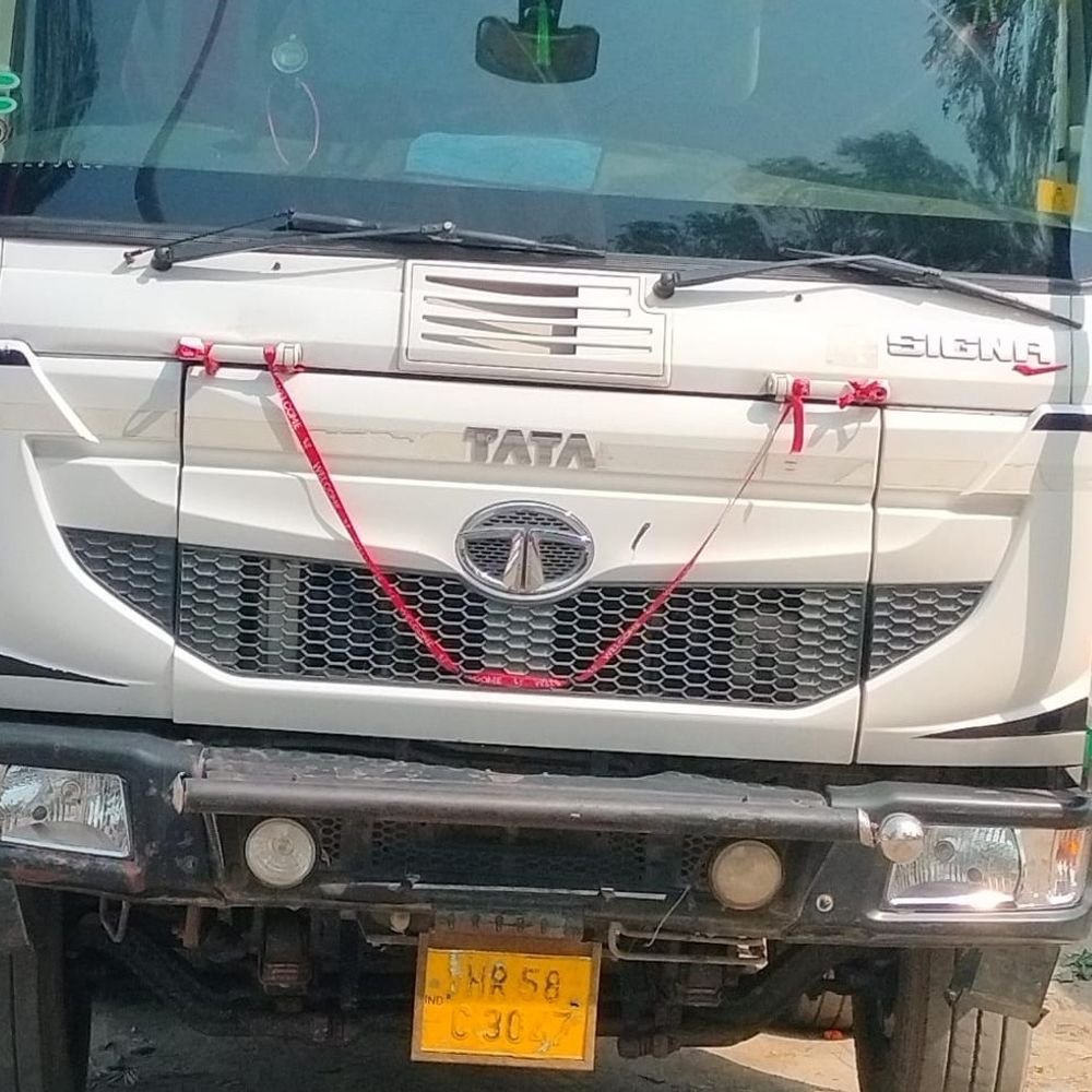 डंपर ने सड़क पार कर रही महिला को रौंदा, मौत:मुजफ्फरनगर में ताऊ के निधन पर परिवार से मिलने जा रही थी