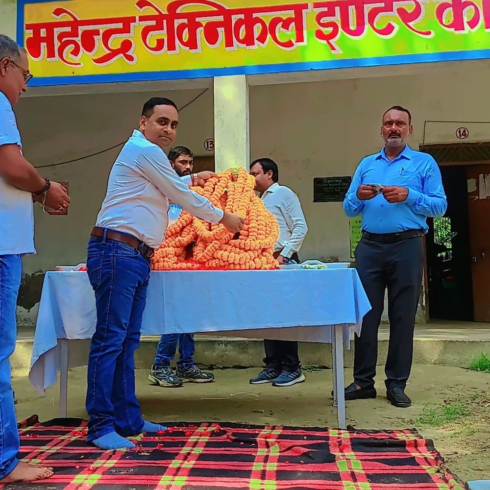 गाँधी व शास्त्री जयंती पर कार्यक्रम:चंदौली में डीआईओएस ने सत्य-अहिंसा समेत पांच मूल्यों की दी जानकारी