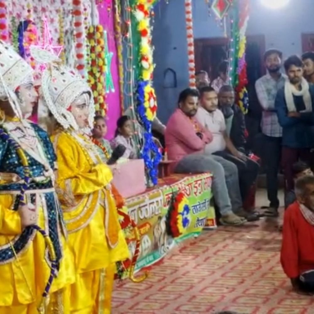 फतेहपुर में नवरात्र के सातवें दिन मां कालरात्रि की पूजा:2200 दुर्गा पंडालों में आयोजन, सांस्कृतिक कार्यक्रम का आयोजन