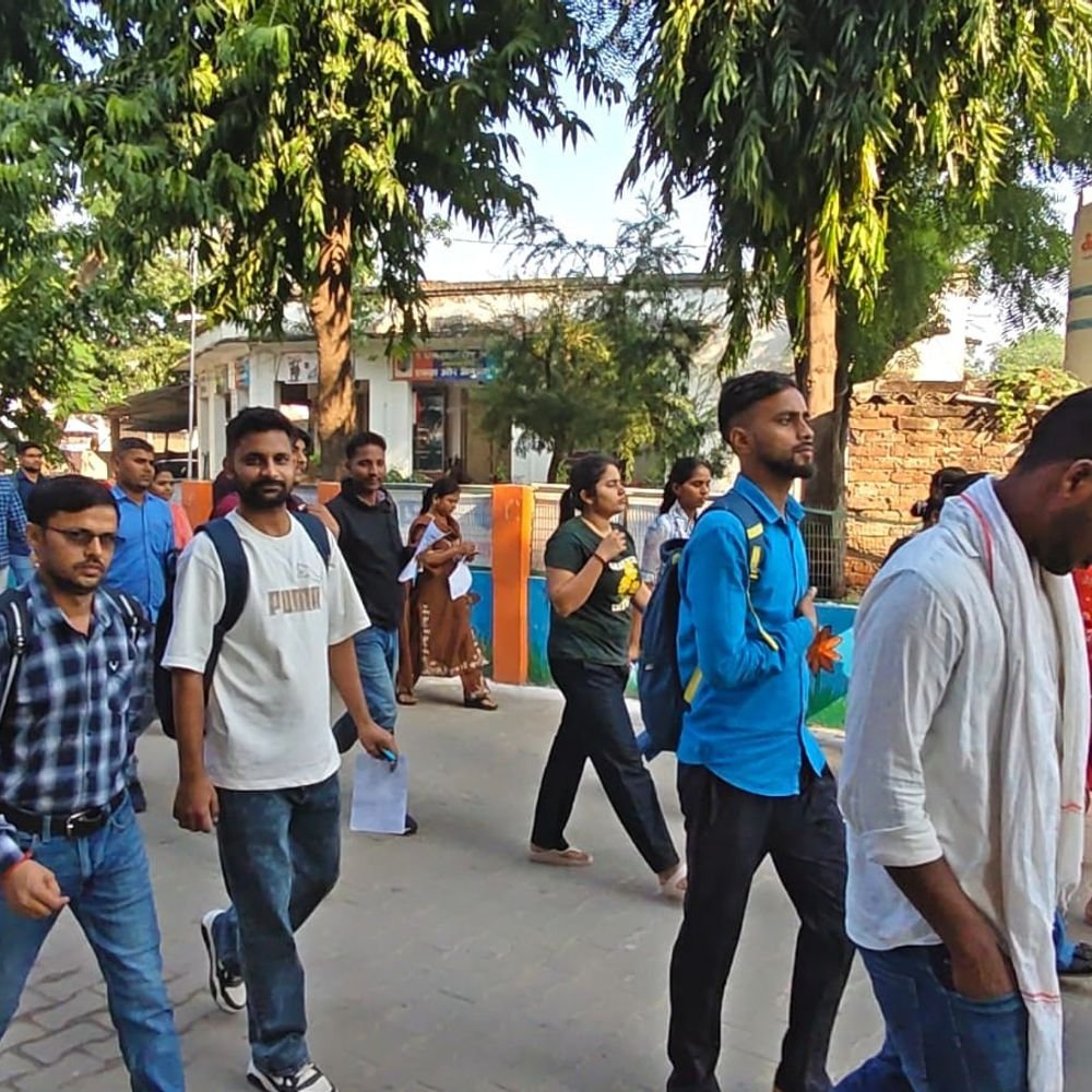PET परीक्षा के चलते जौनपुर में स्कूल-कॉलेज बंद:परीक्षा में तैनात शिक्षक-कर्मचारी ड्यूटी करेंगे, आदेश सभी संस्थानों पर लागू