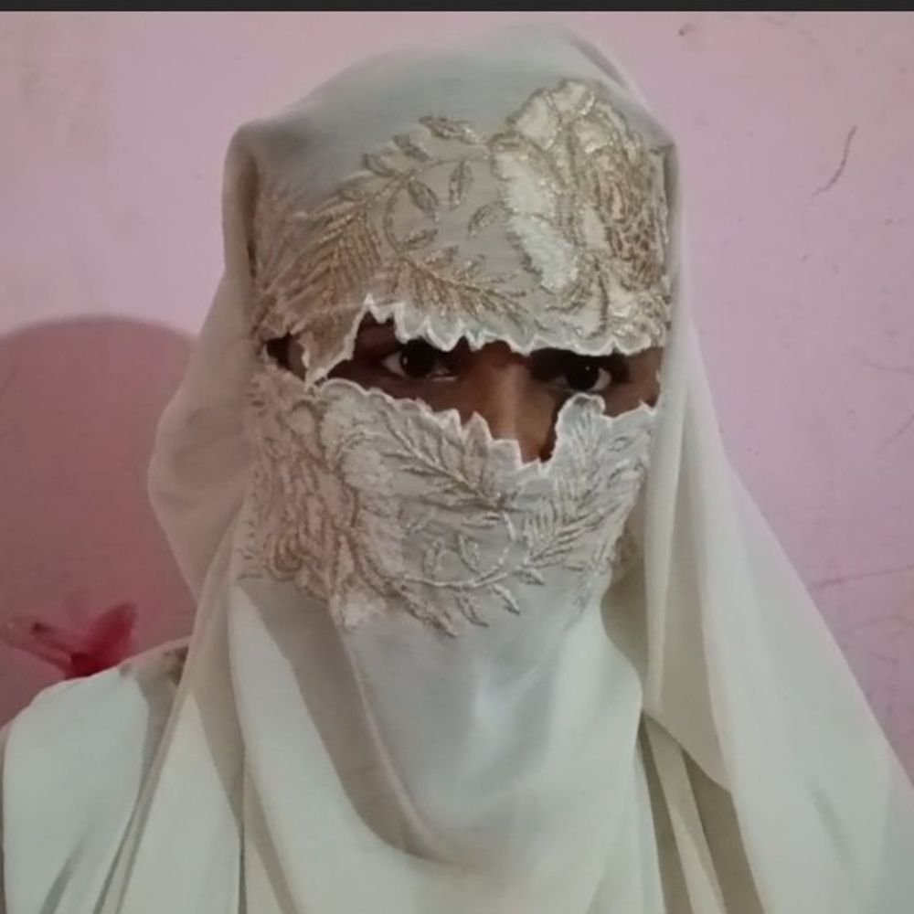 शिक्षक पर प्रेमजाल में फंसाकर शादी-धोखा देने का आरोप:महिला ने मंदिर में शादी और बच्चे के जन्म के बाद लगाया आरोप, पहले से शादीशुदा है शिक्षक