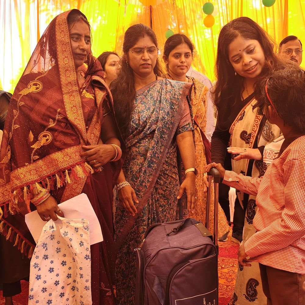 308 दिव्यांग बच्चों को मिले 435 सहायक उपकरण:अम्बेडकरनगर में पढ़ाई और स्कूल आने-जाने में होगी सहूलियत