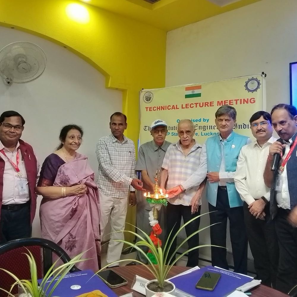 'AI से नागरिक सेवाएं होंगी तेज और पारदर्शी':लखनऊ में विशेषज्ञों ने बताया- प्रशासन और जनसेवाओं में कैसे मददगार हैं तकनीक