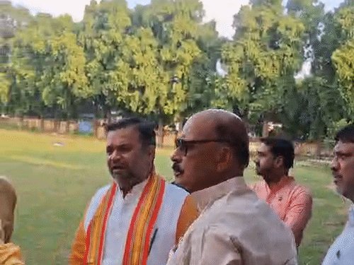 CM गवर्नमेंट प्रेस ग्राउंड में करेंगे जनसभा:स्नातक मतदाता सम्मेलन को करेंगे संबोधित, 15 अक्टूबर को प्रयागराज आएंगे