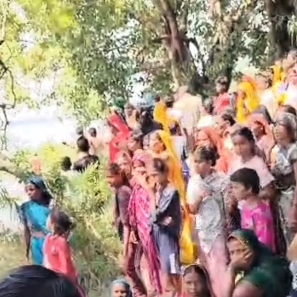 कुआनो नदी में गिरकर अधेड़ की मौत:बस्ती के बानपुर में 2 घंटे बाद मिला शव, परिवार में दो बेटियां और एक बेटा