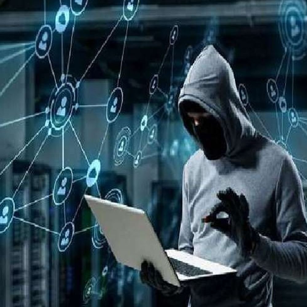 आगरा में साइबर ठगों के झांसे से बचे बुजुर्ग:खाते से फिर से उड़ गए 22 लाख, शातिरों ने एफडी तोड़ रकम निकाल ली