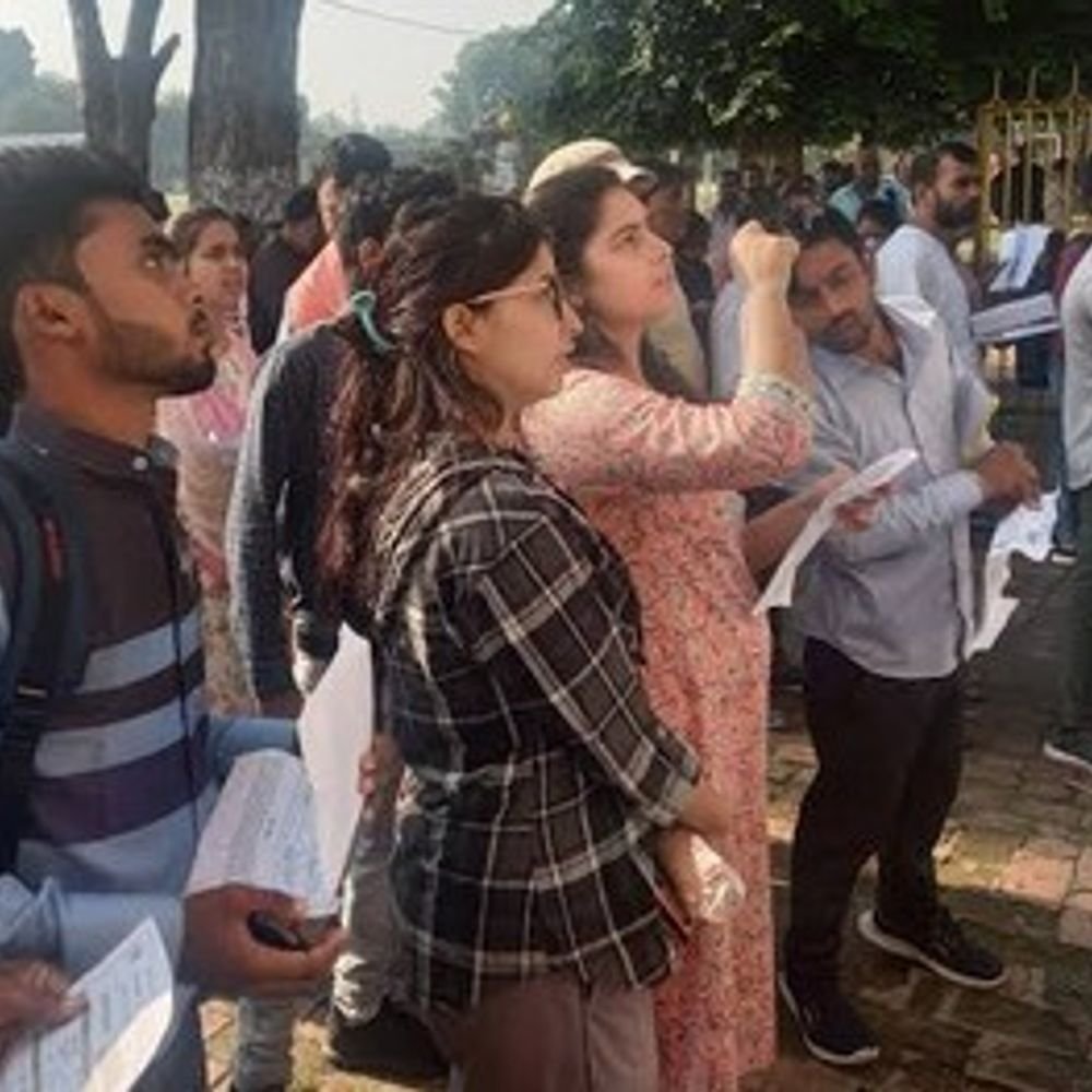 अयोध्या में 28 केंद्रों पर परीक्षा पर PET परीक्षा:तीन तारीखों में 75,312 अभ्यर्थी होंगे शामिल; दो पालियों में होगी परीक्षा, सुरक्षा के कड़े इंतजाम