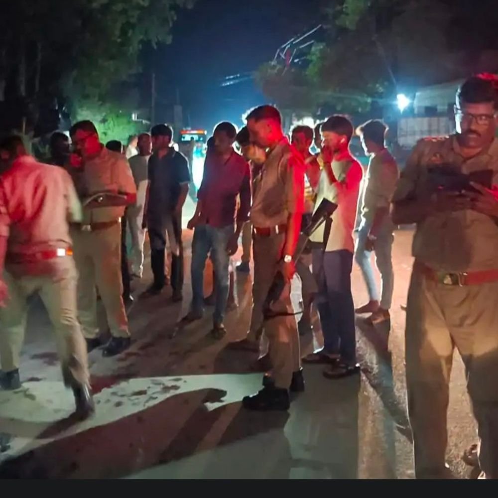 फतेहपुर में सड़क हादसे में घायल युवक की मौत:दूसरा गंभीर घायल, अज्ञात वाहन चालक पर केस दर्ज; तलाश जारी