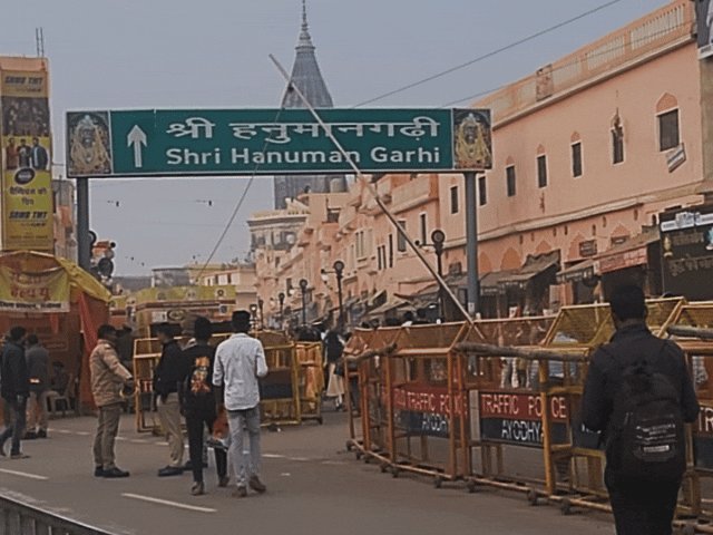 पुणे की महिला से 2.80 करोड़ की ठगी:पूजा से बाधा दूर करने का झांसा, 2 करोड़ नकद और 80 लाख की ज्वेलरी हड़पने का आरोप