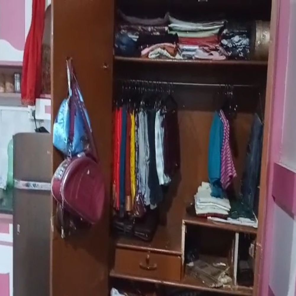 मथुरा का फरह कस्बा बना चोरों की पसंद:थाना से महज 500 मीटर दूर कारोबारी का घर बनाया निशाना, नगदी सहित सोने चांदी के आभूषण चुरा ले गए चोर