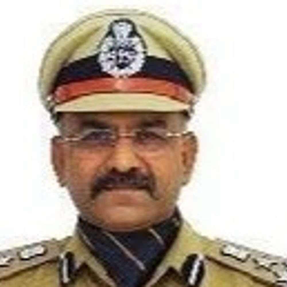 वाराणसी के अपर पुलिस आयुक्त किरिट हरिभाई राठौड़ बने:2010 बैच के IPS अधिकारी हैं, लखनऊ में DIG PAC पद पर तैनात थे
