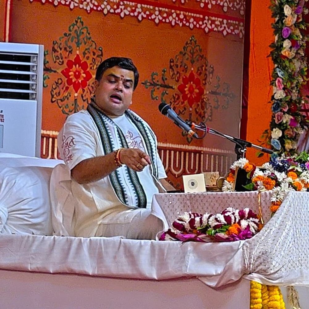 जौनपुर में श्रीराम के वनगमन का प्रसंग सुन श्रद्धालु भावुक:आचार्य शांतनु महाराज ने राम के त्याग और सीता के समर्पण का किया वर्णन