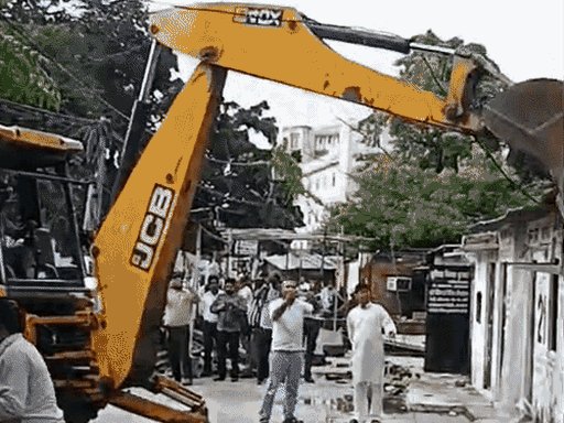 लखनऊ में वकीलों के अवैध चैंबरों पर आज होगी कार्रवाई:पुलिस-प्रशासन के साथ नगर निगम के अधिकारी बुलडोजर लेकर पहुंचे