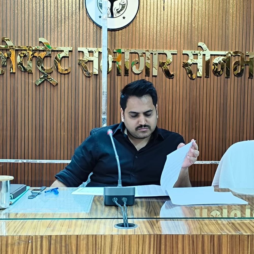 डीएम ने फोन पर लिया हर घर नल का फीडबैक:ग्रामीणों ने बताई हकीकत, कंपनी को नोटिस देकर 5 दिन में मांगी रिपोर्ट