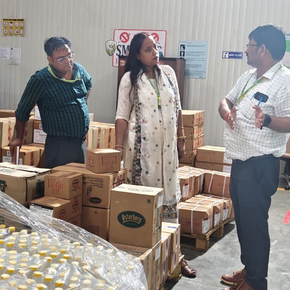 ई-कॉमर्स प्लेटफॉर्म से मोमोज-पनीर के नमूने भरे:त्योहारों से पहले खाद्य सुरक्षा विभाग ने की छापेमारी, केला यूनिटों में भी मिलीं कमियां