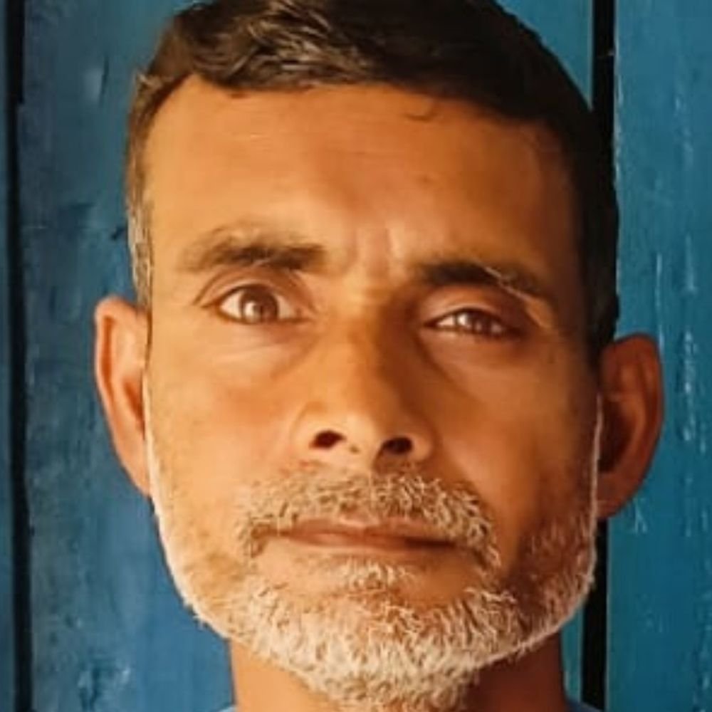हाथरस में रोटावेटर की चपेट में आकर युवक की मौत:पड़ोसी के साथ खेत में जुताई करने गया था, मौके पर गई जान