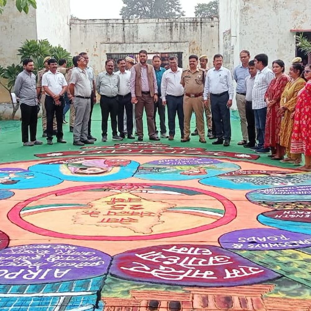 सेवा ज्योति यात्रा का आयोजन, विकसित भारत का दिया संदेश:बहराइच में वंदे मातरम् से हुई शुरुआत, लोगों से सक्रिय भागीदारी का आह्वान किया